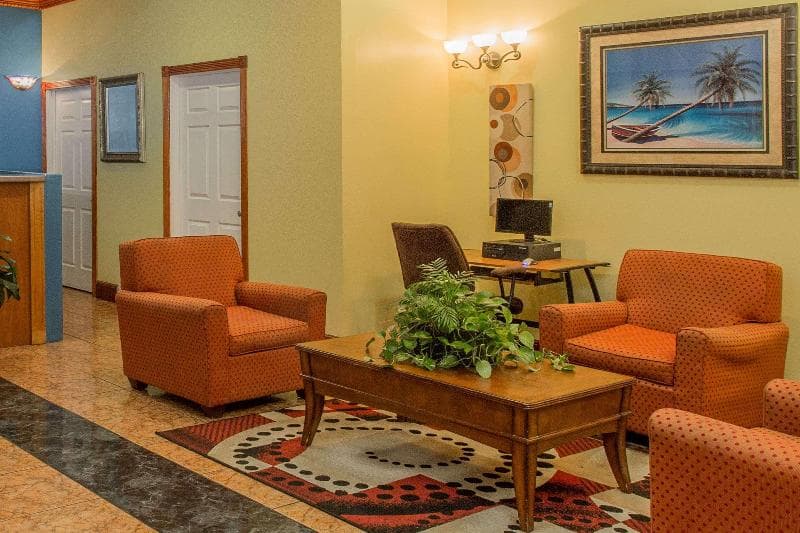 Days Inn by Wyndham Fort Myers 4