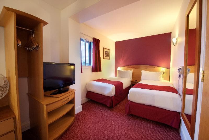 Waterloo Hub Hotel & Suites 5