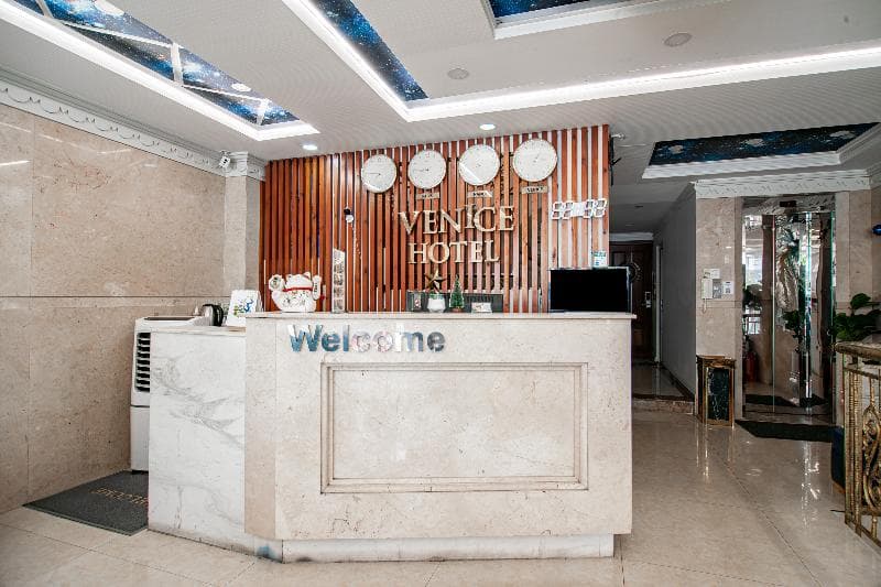 Venice Hotel By Zuzu 2