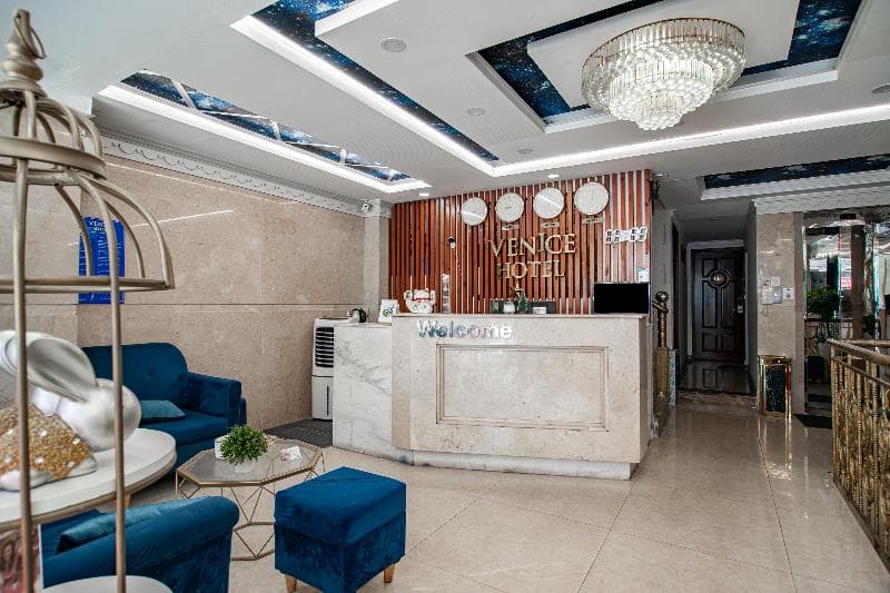 Venice Hotel By Zuzu 5