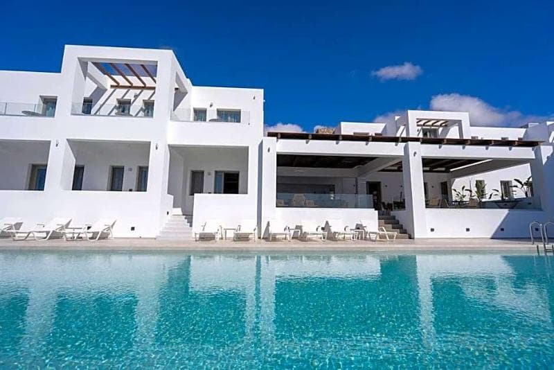 Kouros Blanc Resort & Suites 5