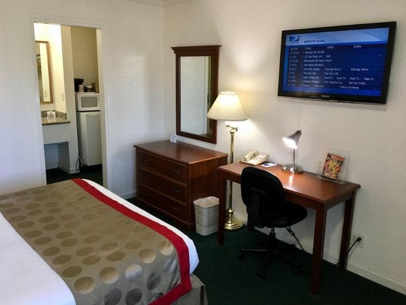 Pacific Motor Inn 5