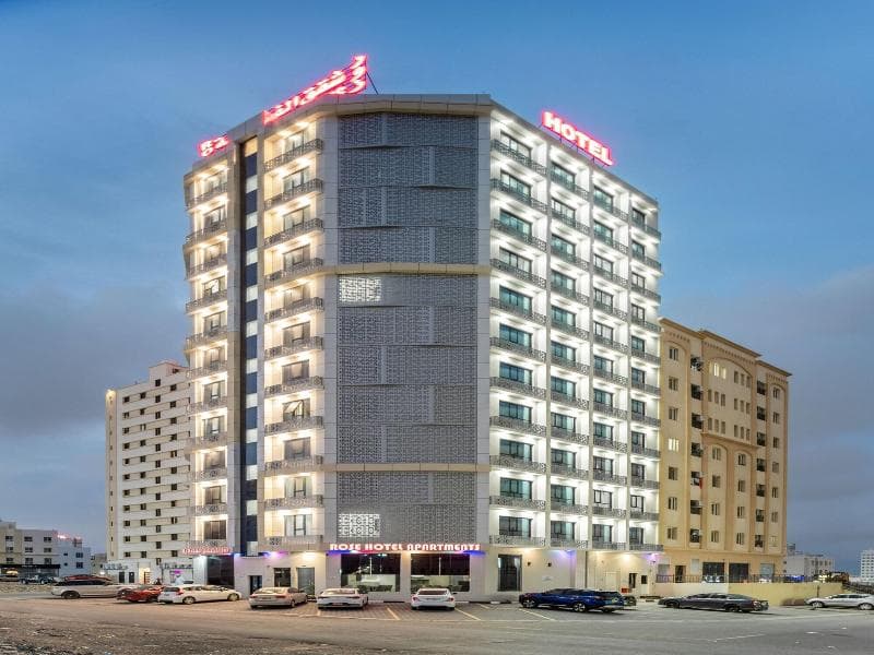 OYO Townhouse 156 Rose Hotel Apartments 2