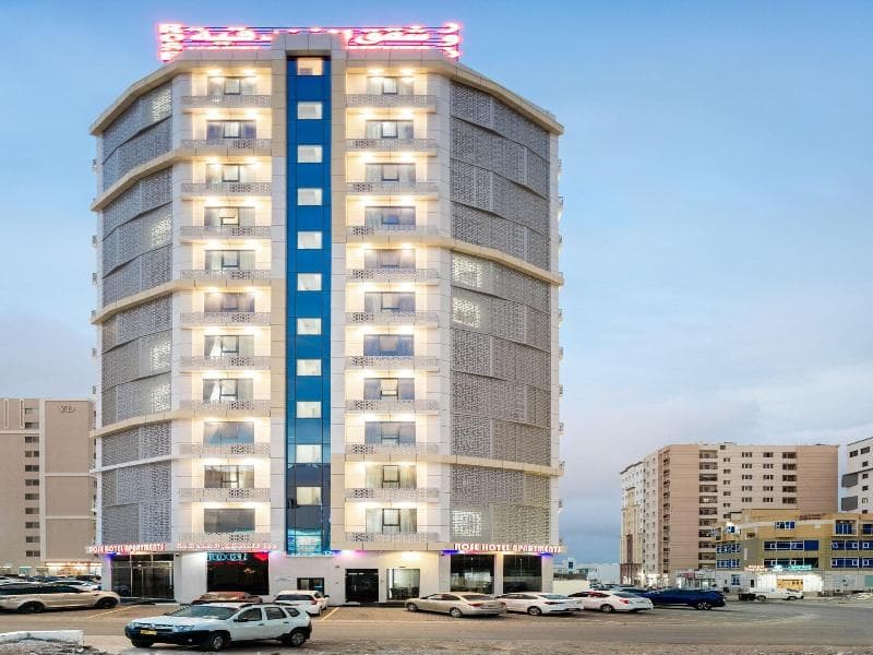OYO Townhouse 156 Rose Hotel Apartments 4