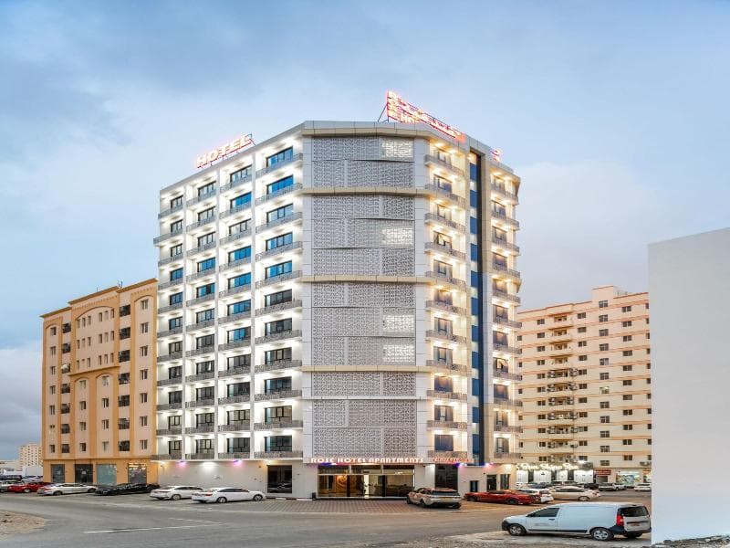 OYO Townhouse 156 Rose Hotel Apartments 5