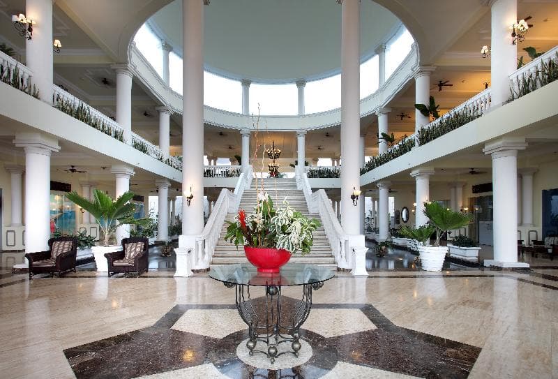 The Signature Level Grand Palladium Lady Hamilton 3