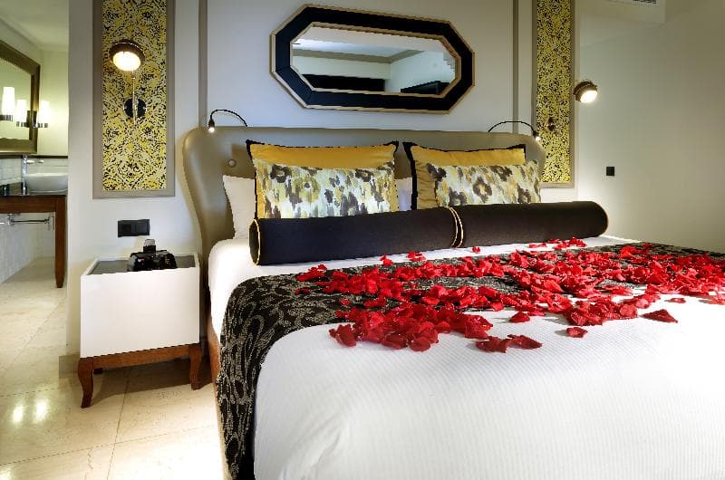 The Signature Level Grand Palladium Lady Hamilton 4