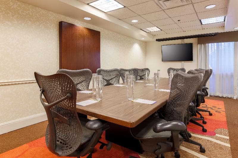 Hilton Garden Inn Dallas/Market Center 2