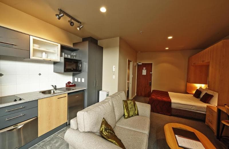 Quest Atrium 1