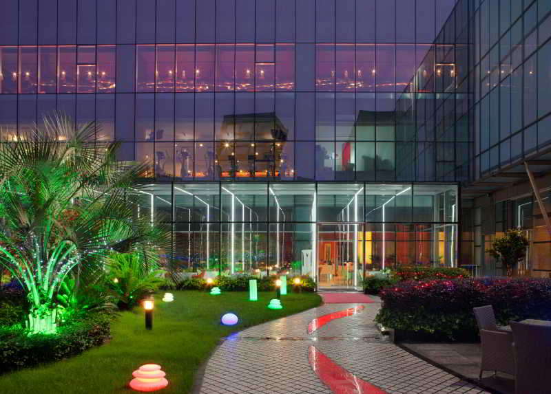 Grand Mercure Shanghai Century Park 3