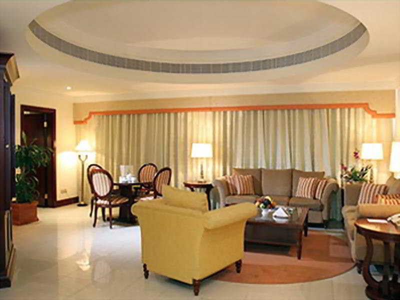 City Seasons Suites Dubai 4