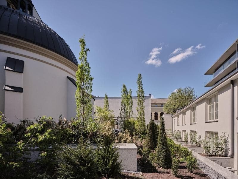 Stradom House, Autograph Collection 2
