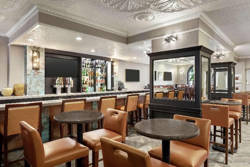Embassy Suites by Hilton Santa Ana Orange County Airport 2