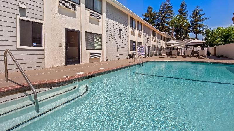 Best Western Town & Country Lodge 2