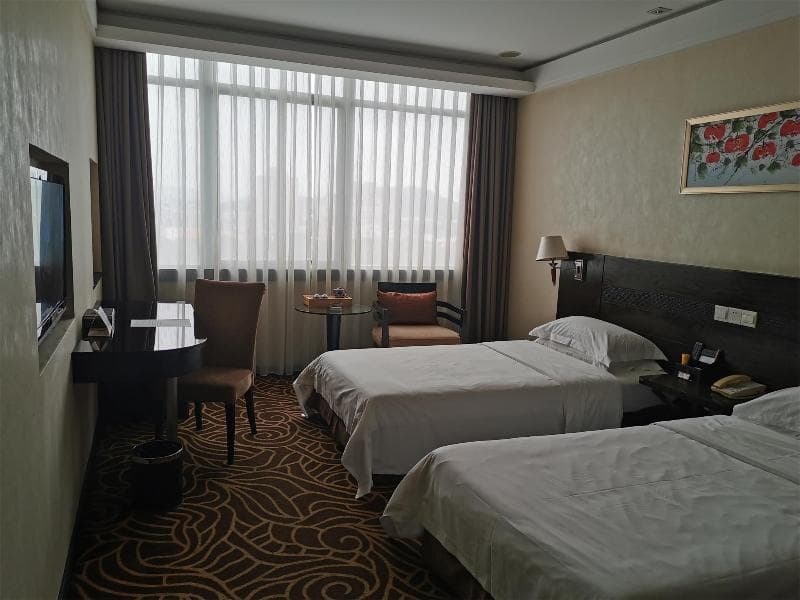 Huashi Hotel 4