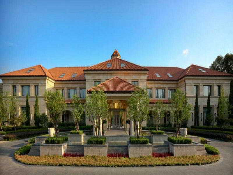 Rose Garden Resort main
