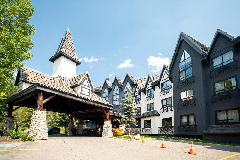 Holiday Inn Canmore 5