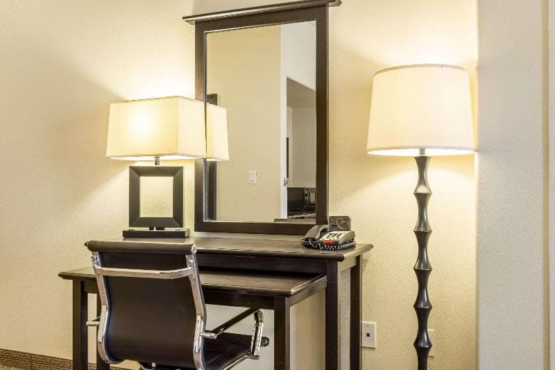 Comfort Suites 3