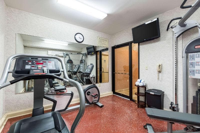 Quality Inn Alexandria 4