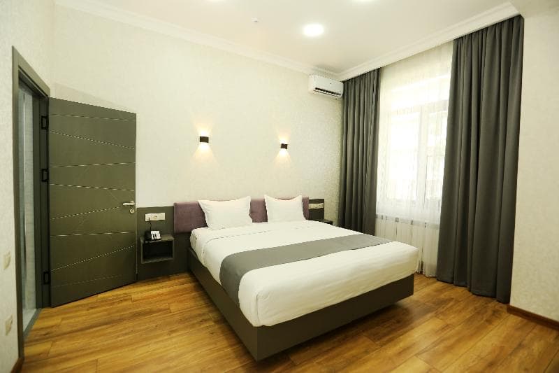 Parklane Hotel photo 1