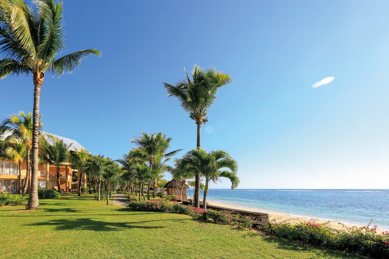 Victoria Beachcomber Resort and Spa 3