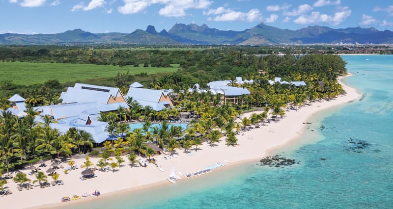 Victoria Beachcomber Resort and Spa 4