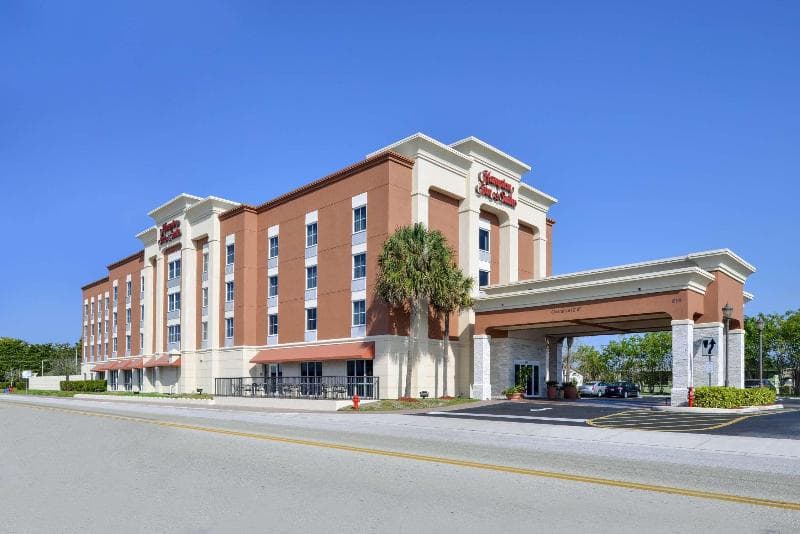Hampton Inn & Suites - Cape Coral/Fort Myers Area 2