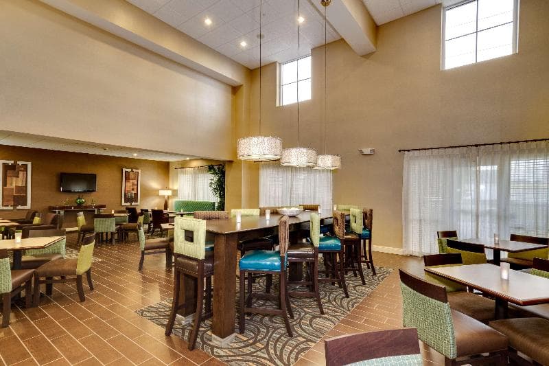 Hampton Inn & Suites - Cape Coral/Fort Myers Area 4