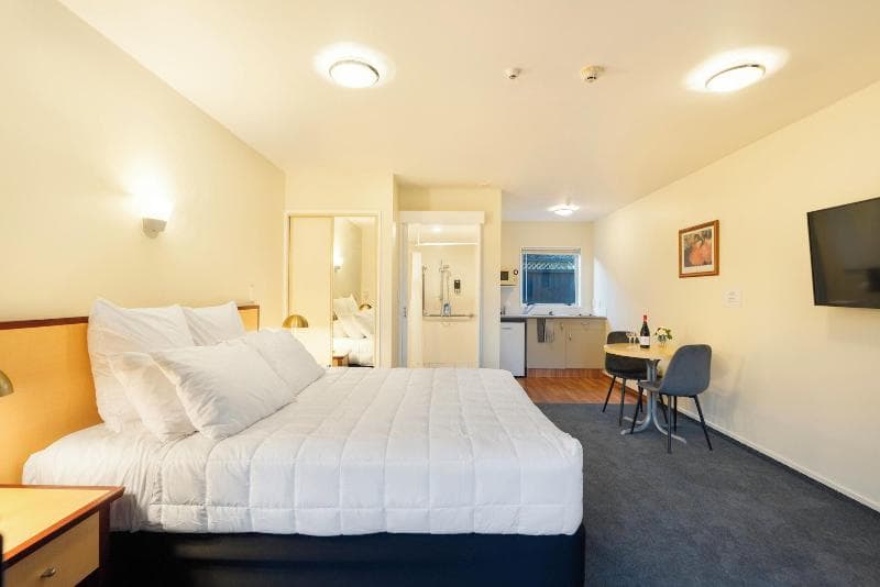 Daffodil Motel 4