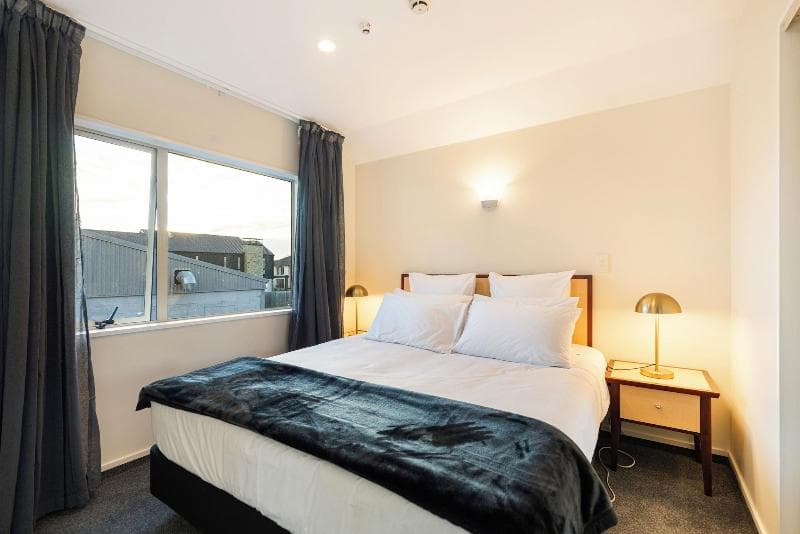 Daffodil Motel 5