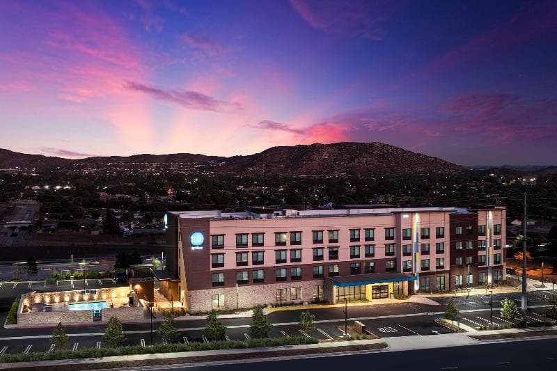 Tru by Hilton Norco 2