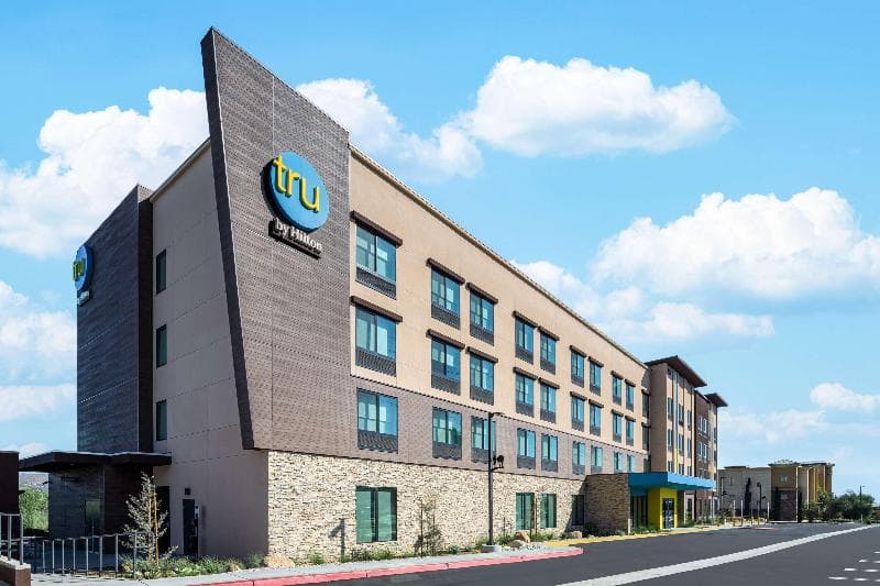 Tru by Hilton Norco 4