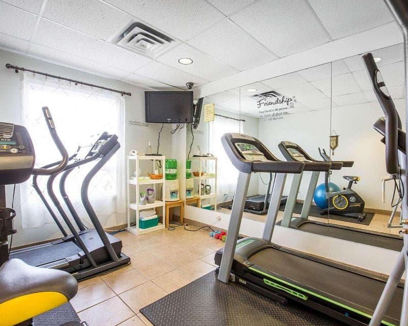 Quality Inn & Suites 4