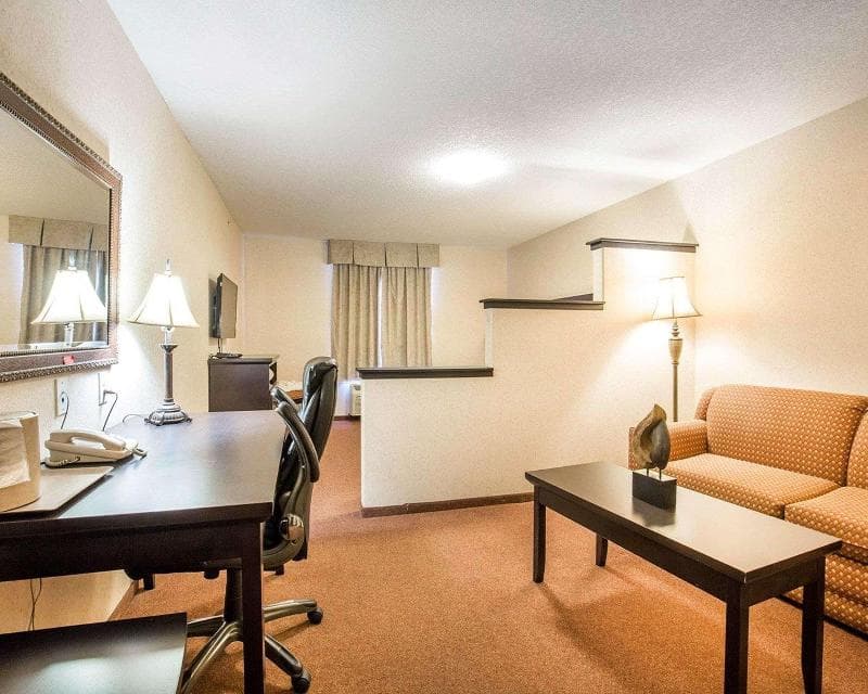 Quality Inn & Suites 5