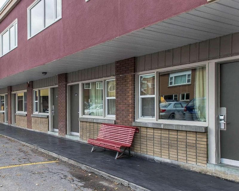 Econo Lodge Downtown Ottawa 3