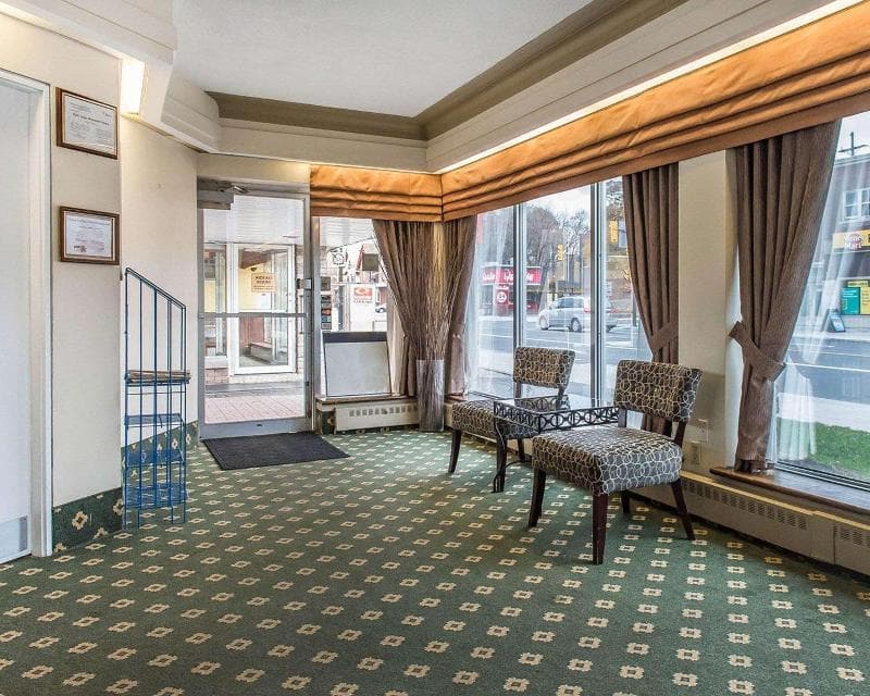 Econo Lodge Downtown Ottawa 5