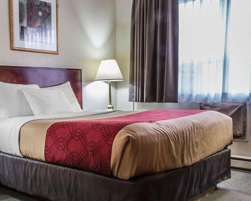 Howard Johnson by Wyndham Thunder Bay 4