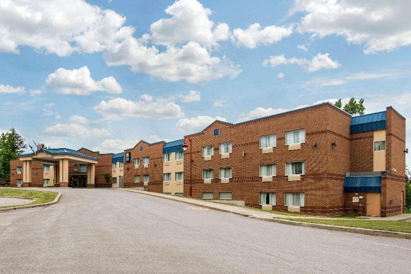 Comfort Inn & Suites 2