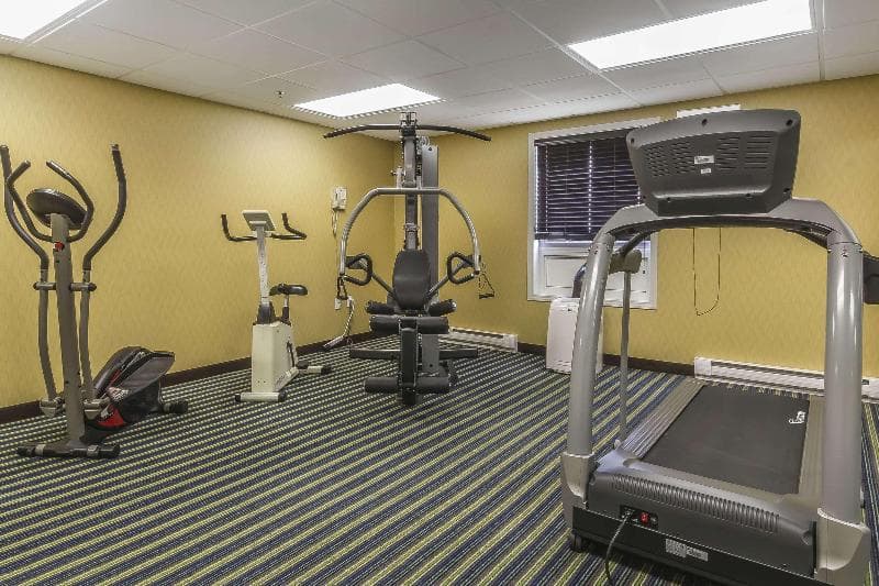 Comfort Inn & Suites 2
