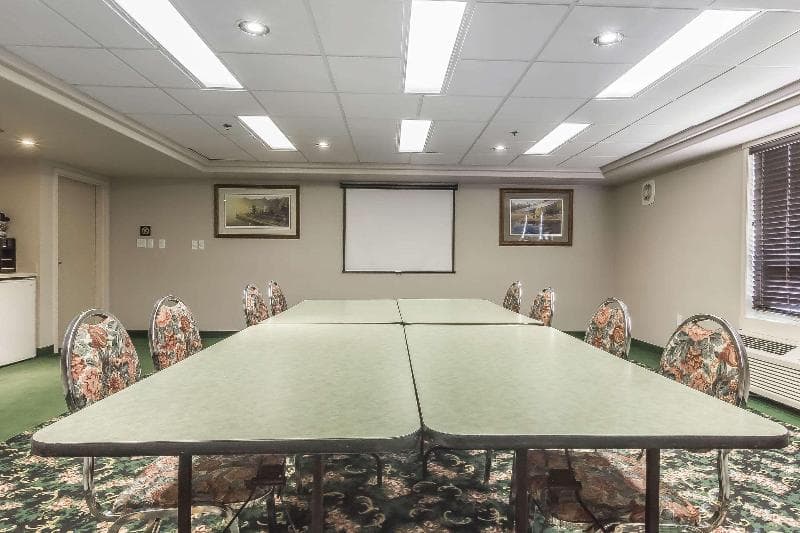 Comfort Inn & Suites photo 1