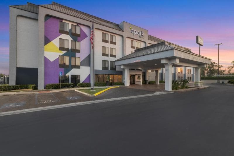 Spark by Hilton Bakersfield Central main