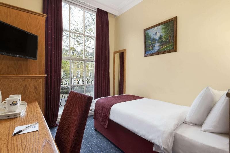 Days Inn by Wyndham London Hyde Park 5