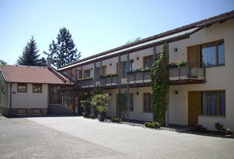 Port Inn main