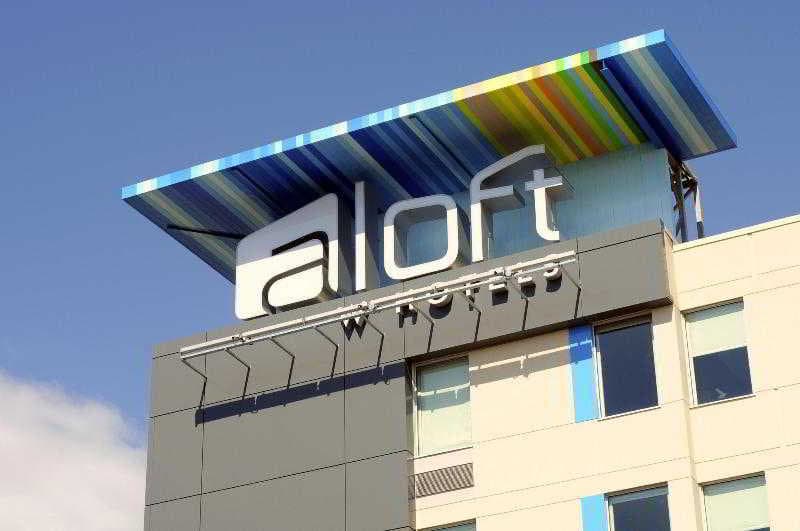 Aloft Montreal Airport main