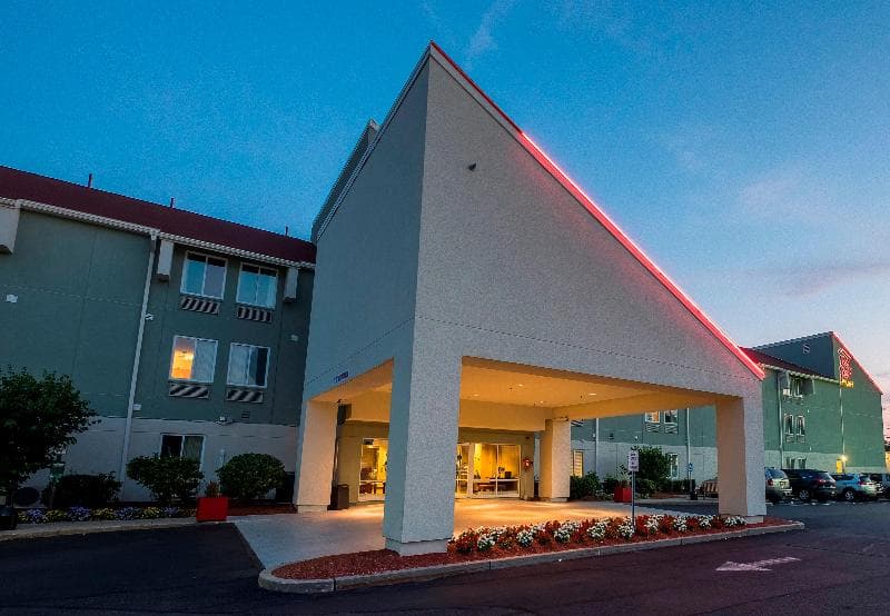 Red Roof PLUS+ Boston-Logan-Saugus 2