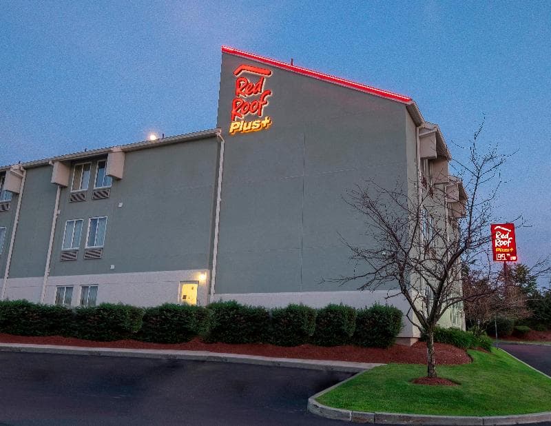 Red Roof PLUS+ Boston-Logan-Saugus 4
