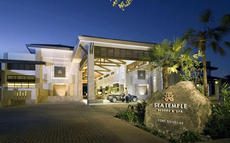 Pullman Port Douglas Sea Temple Resort & Spa 2