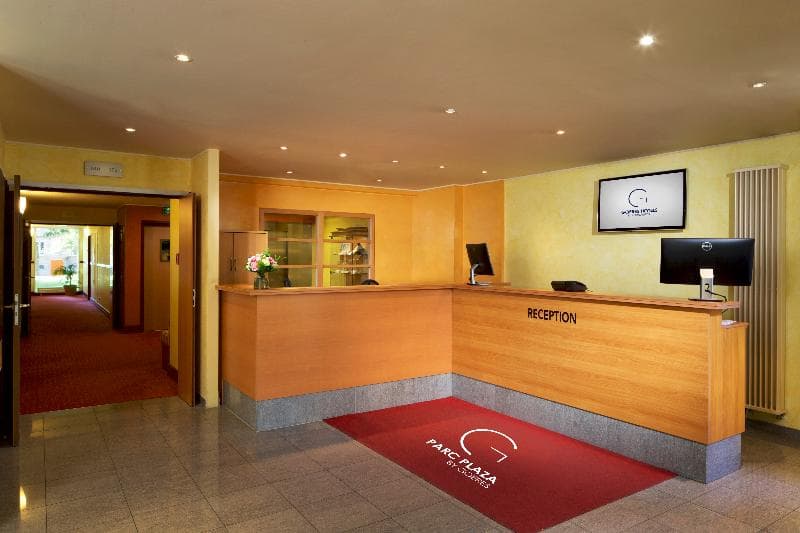 Hotel Parc Plaza 4