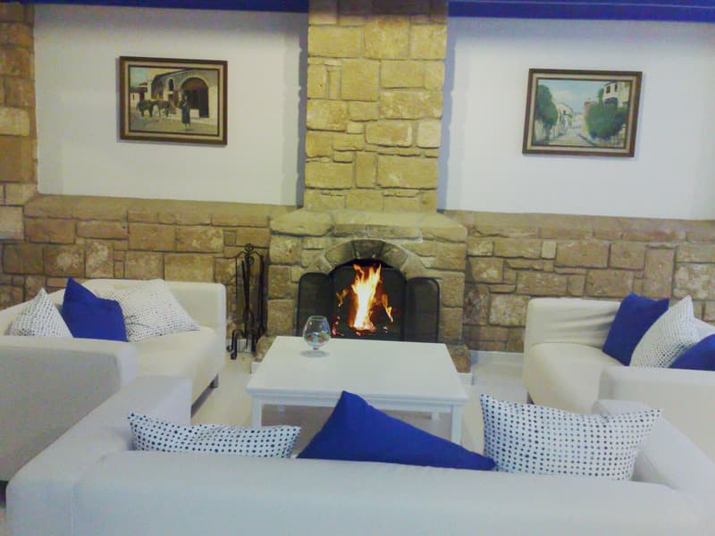 Hilltop Gardens Hotel Apartments 3