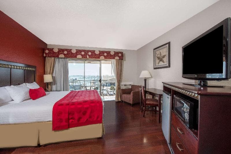 Ramada by Wyndham San Diego Airport 5